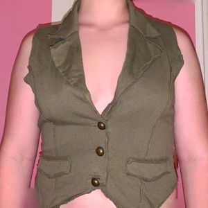 Button up vest